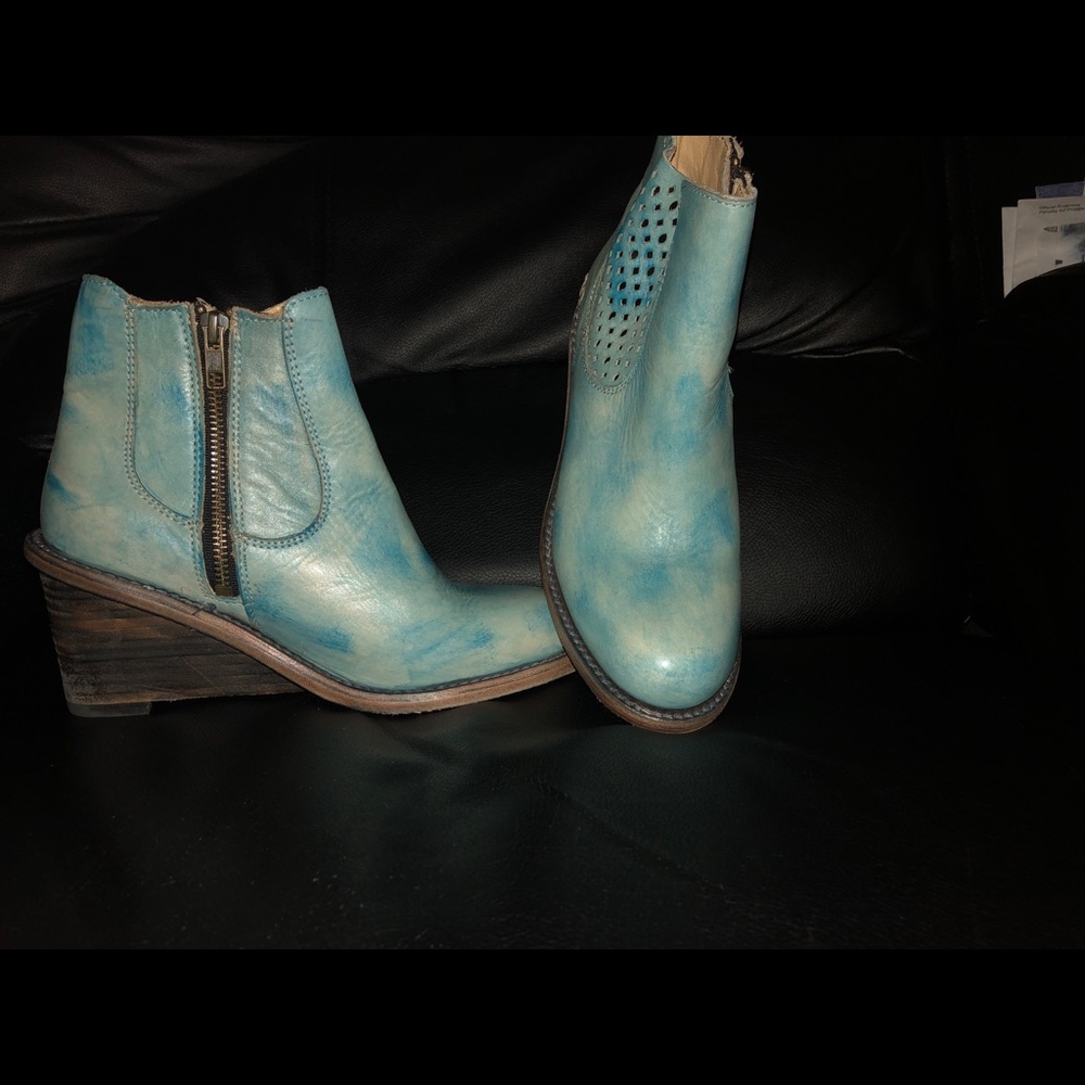 BRAND NEW NEVER WORN!!